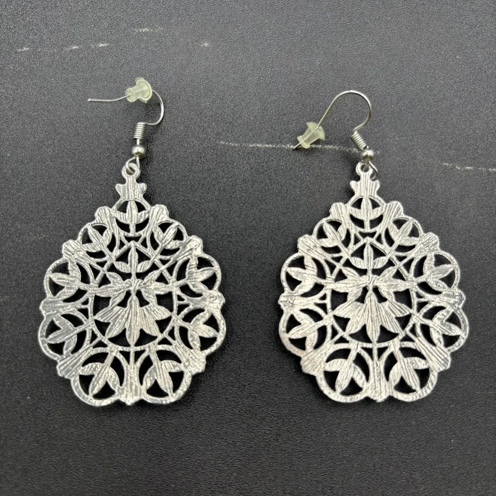 Silver Filigree Teardrop Dangle Earrings Boho Floral‎ Lightweight Statement
